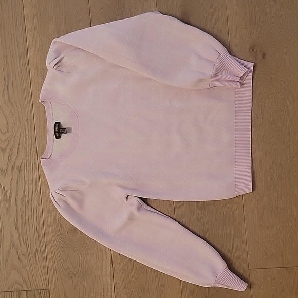 Sweater - Picture 1 of 2